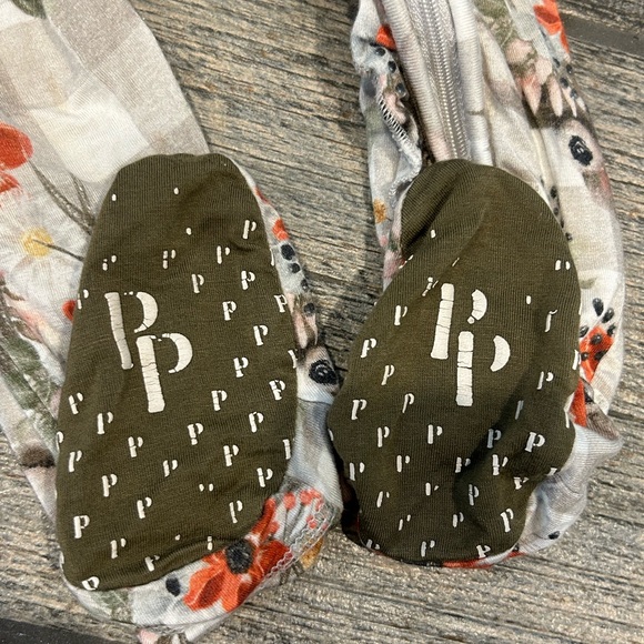 Posh Peanut “Winnie” Ruffled Footie - Picture 5 of 5